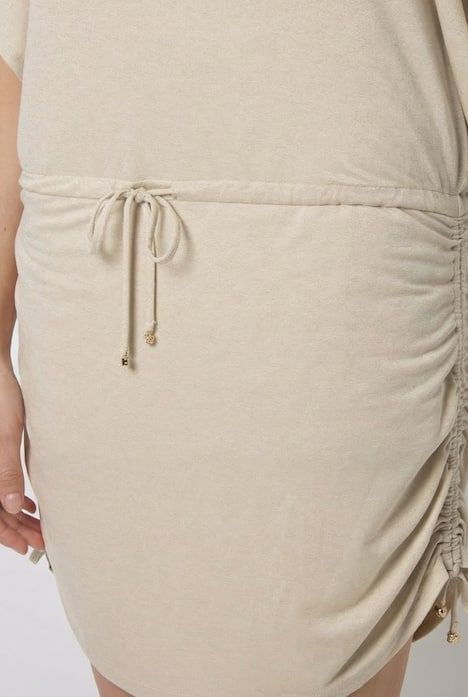 Robe de plage, tissu effet métallisé, manches courtes et encolure bateau