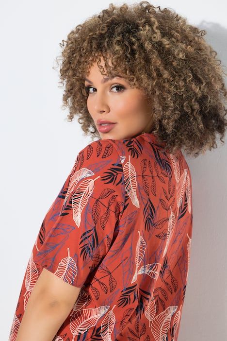 T-shirt motif feuilles, petits plis, décolleté en V et manches courtes, coupe évasée