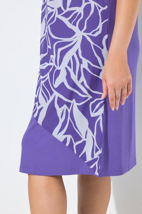 Robe en jersey, voile en mousseline, décolleté en V et manches courtes