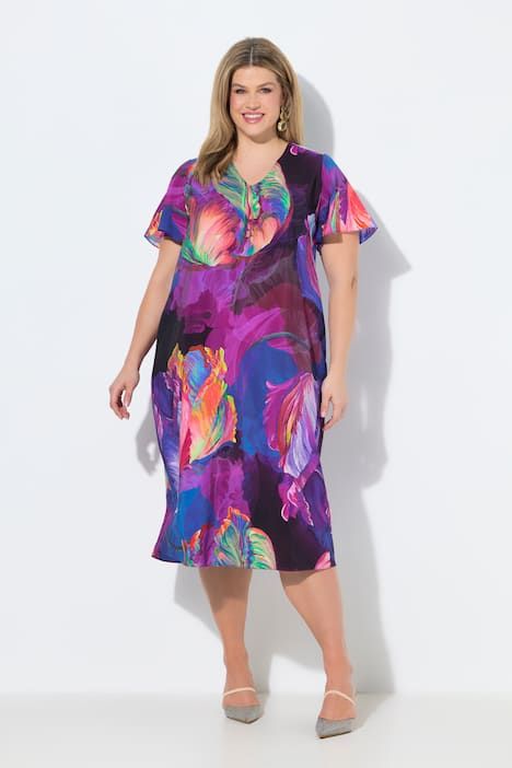 Robe midi en satin, motif floral, décolleté en V et manches courtes, coupe évasée