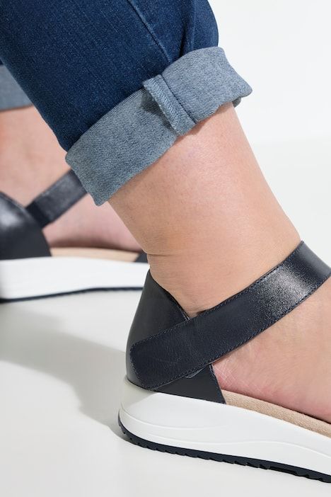 Sandalettes en cuir Caprice, fermeture à scratch et semelle de propreté amovible - largeur G