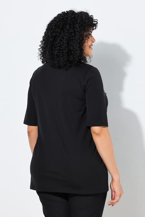 T-shirt manches courtes, coupe évasée, décolleté en V avec bordure raffinée