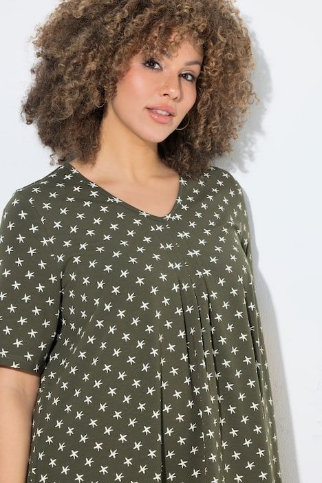 Robe midi motif étoiles, poches, décolleté en V et manches courtes