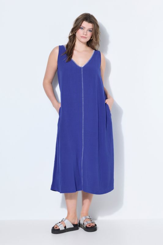 Robe longue évasée, liserés, sans manches