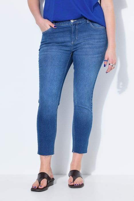 Jean court, cinq poches, base frangée