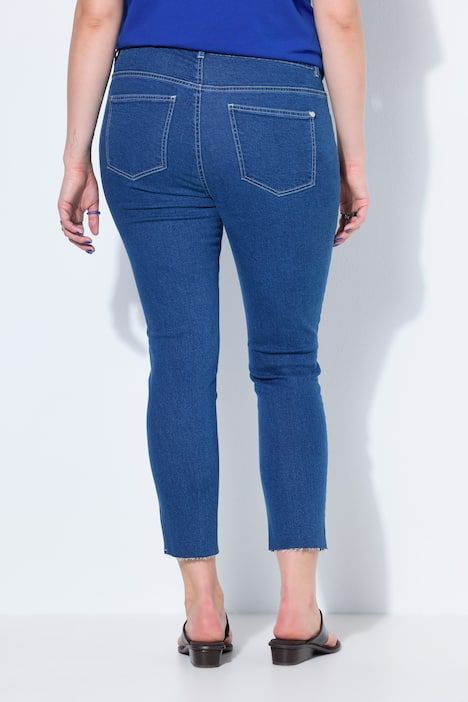 Jean court, cinq poches, base frangée