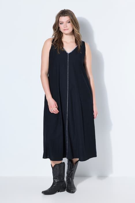 Robe longue évasée, liserés, sans manches