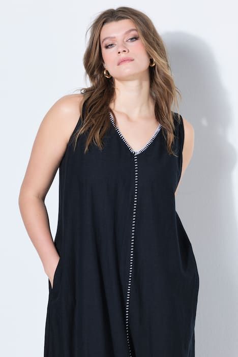 Robe longue évasée, liserés, sans manches