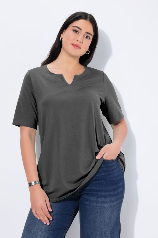 T-shirt manches courtes et col tunisien, coupe évasée