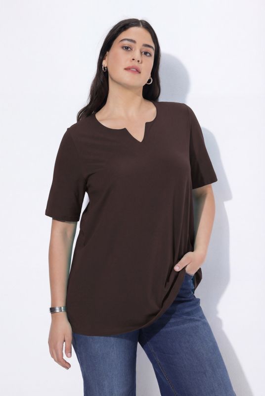 T-shirt manches courtes et col tunisien, coupe évasée