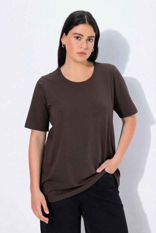 T-shirt en coton bio. Col rond et manches courtes. Coupe évasée