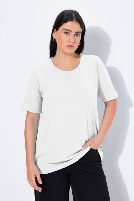 T-shirt en coton bio. Col rond et manches courtes. Coupe évasée