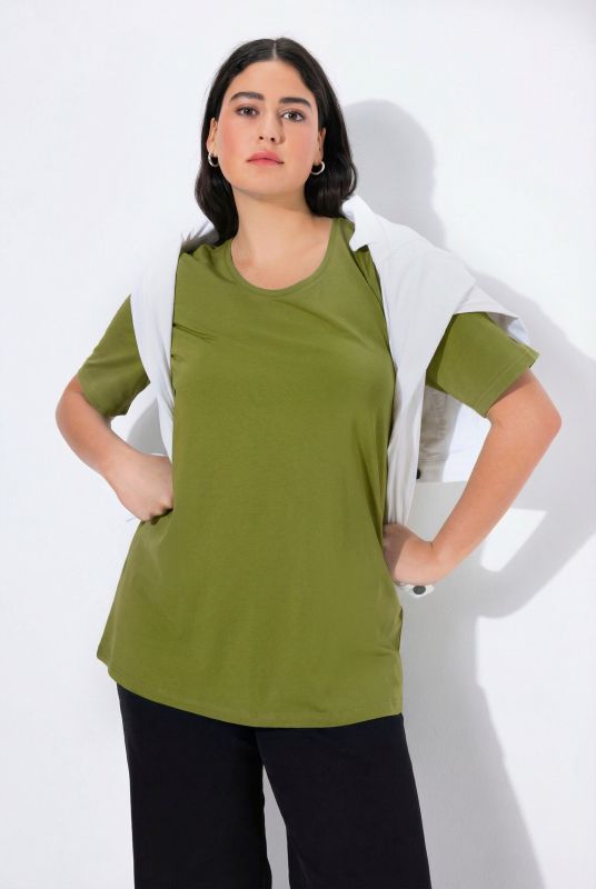 T-shirt en coton bio. Col rond et manches courtes. Coupe évasée