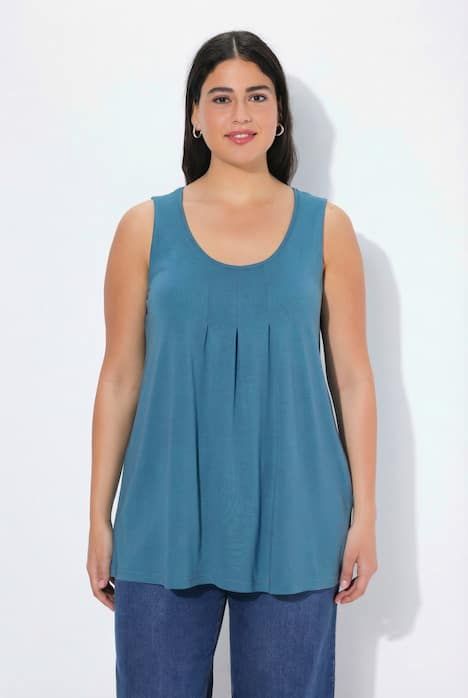 Débardeur en modal à jolis plis creux. Coupe évasée, encolure ronde et larges bretelles