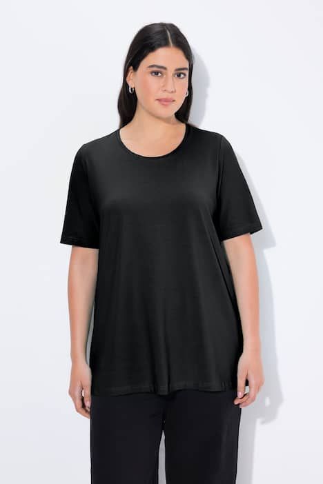 T-shirt en coton bio. Col rond et manches courtes. Coupe évasée