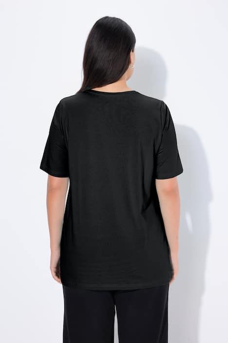 T-shirt en coton bio. Col rond et manches courtes. Coupe évasée