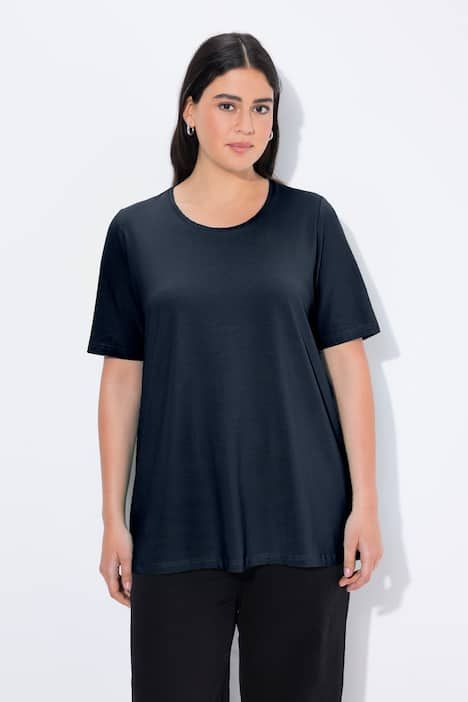 T-shirt en coton bio. Col rond et manches courtes. Coupe évasée