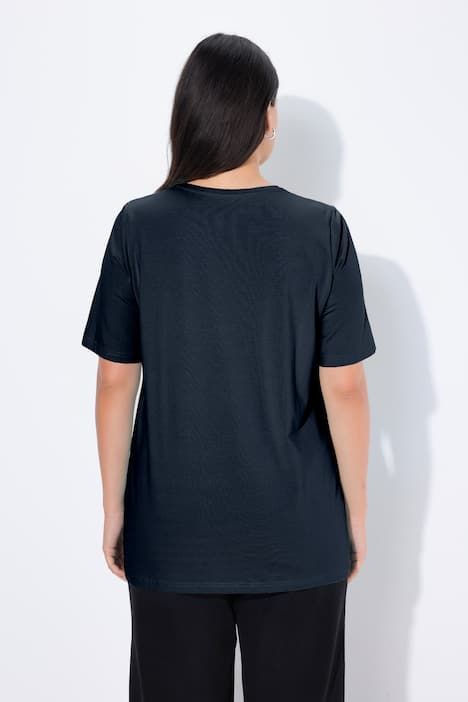 T-shirt en coton bio. Col rond et manches courtes. Coupe évasée