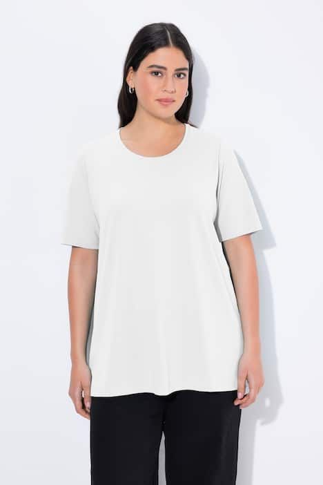 T-shirt en coton bio. Col rond et manches courtes. Coupe évasée