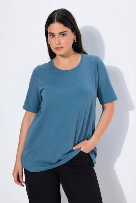 T-shirt en coton bio. Col rond et manches courtes. Coupe évasée