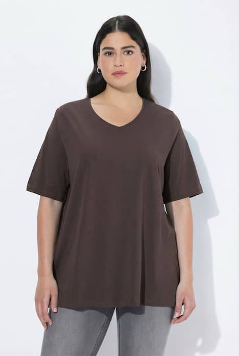 T-shirt à coupe évasée. Décolleté en V et manches courtes