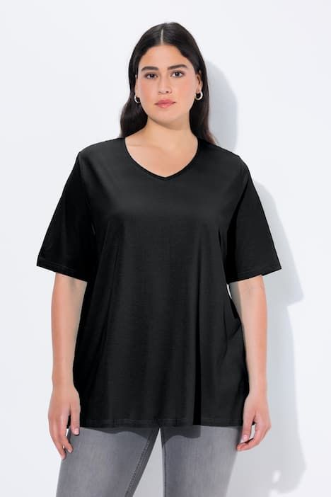 T-shirt à coupe évasée. Décolleté en V et manches courtes