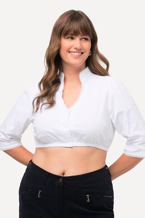 Chemisier traditionnel Dirndl. Col montant et col en V. Manches 3/4 et dentelle