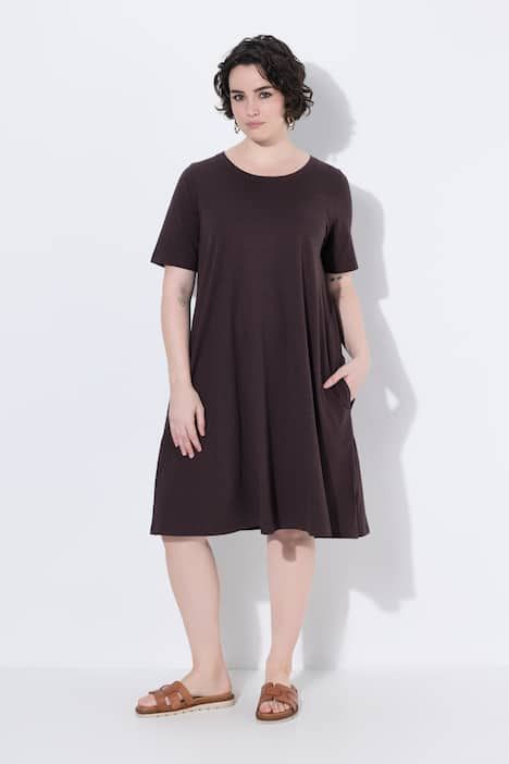 Robe en jersey avec poches, coupe évasée, col rond et manches courtes