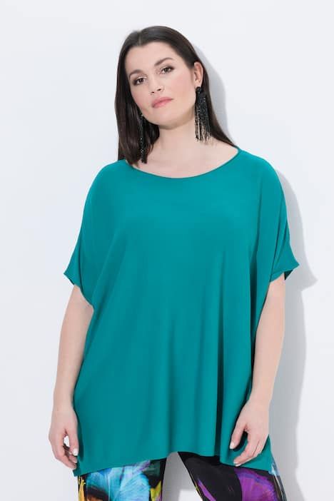 Pull oversize. Encolure bateau et manches chauve-souris