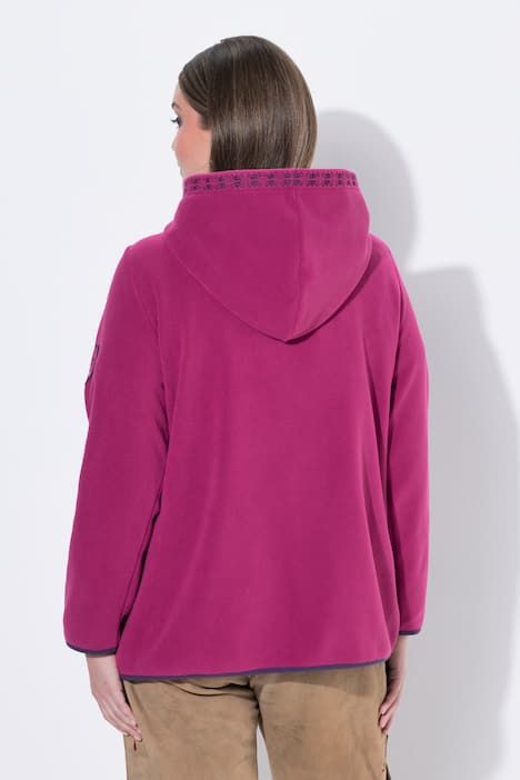 Veste en polaire inspirée du costume traditionnel bavarois, avec capuche, broderie fantaisie et manches longues