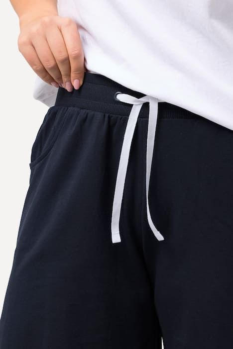 Short en jersey à taille élastique. Jambe large et cordon