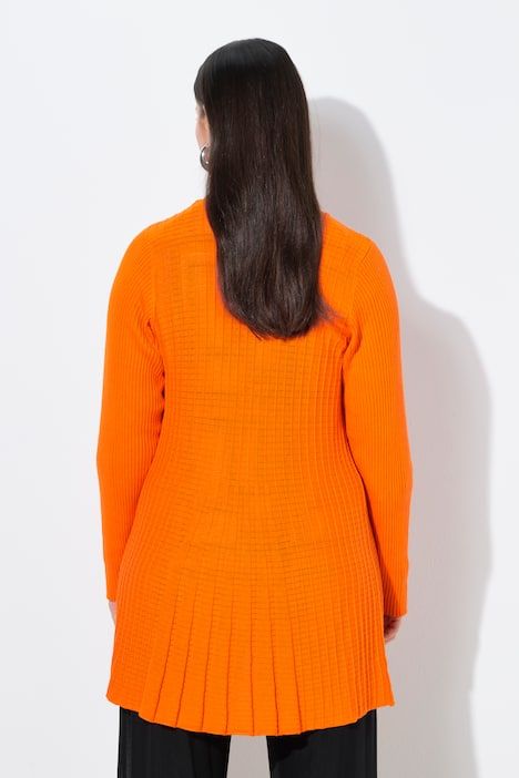 Cardigan plissé. Col châle et manches longues. Coupe évasée