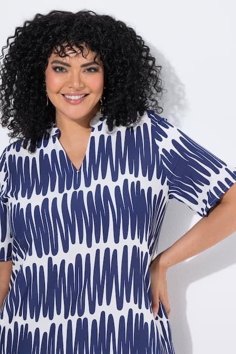 Robe midi à rayures, manches courtes et col montant, coupe évasée