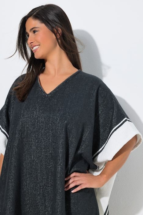 Poncho de bain avec encolure en V, rayures sur les côtés et dos plus long