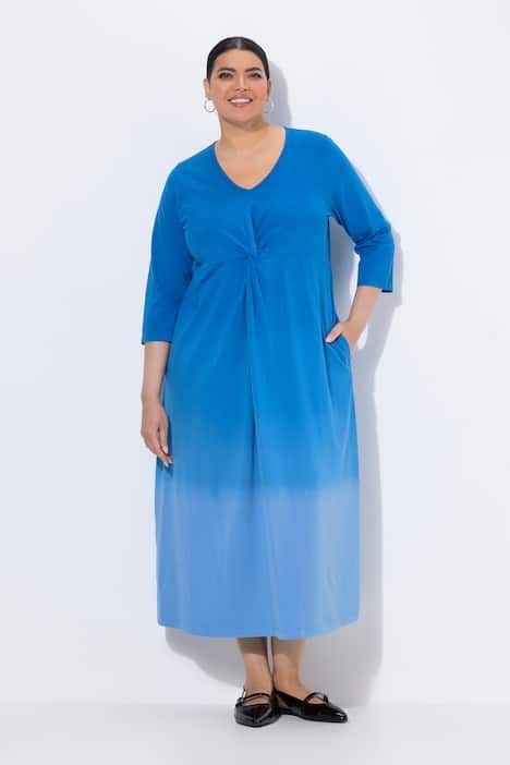 Robe en jersey motif batik, décolleté en V et manches 3/4, coupe évasée