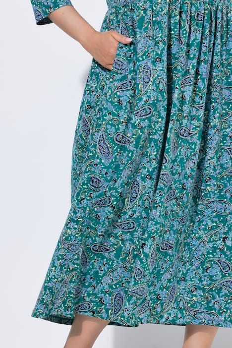 Robe en jersey motif cachemire, décolleté en V et manches 3/4, coupe évasée