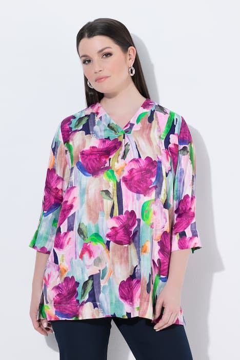 Blouse en satin imprimé, décolleté en V et manches 3/4, coupe évasée