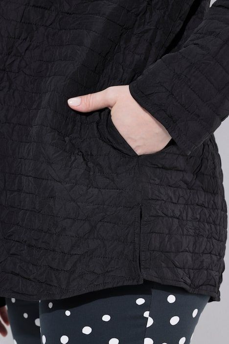 Veste effet froissé, col montant et manches longues, coupe évasée