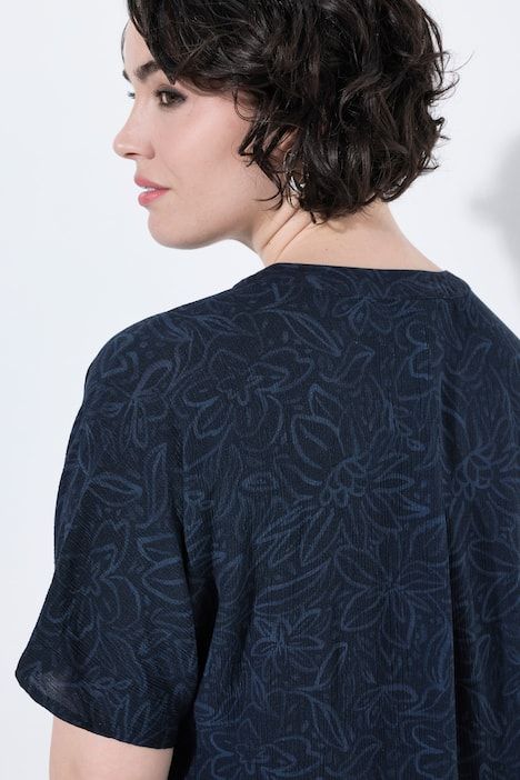 Blouse motif floral, col tunisien et manches courtes, coupe évasée