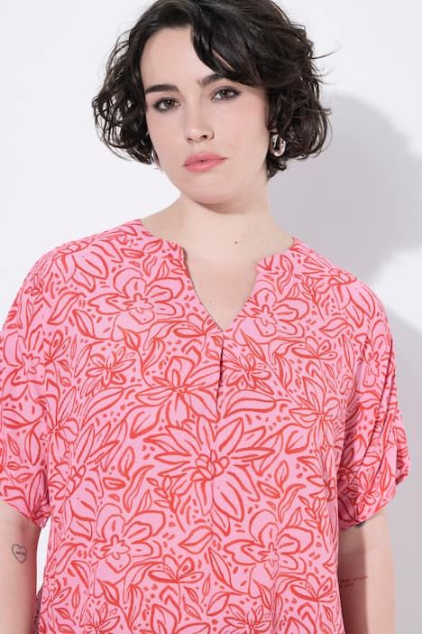 Blouse motif floral, col tunisien et manches courtes, coupe évasée