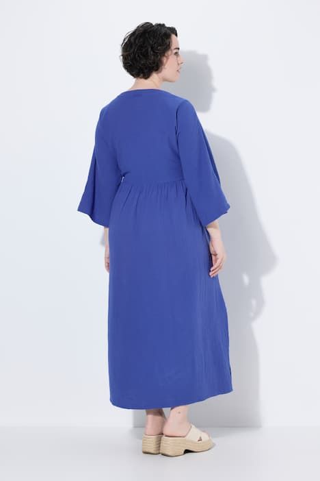 Robe maxi en mousseline, coupe évasée, décolleté en V et manches 3/4