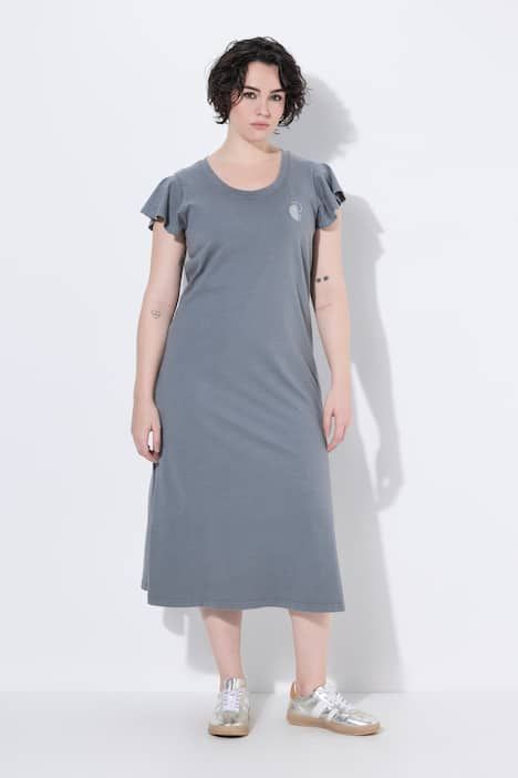 Robe maxi avec petite broderie, coupe évasée, décolleté rond et manches 3/4 volantées