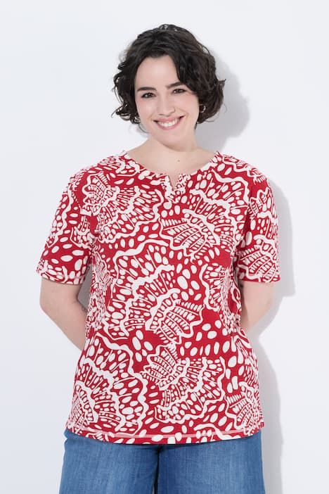 T-shirt oversize avec motif coquillages, col tunisien et manches courtes