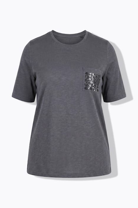 T-shirt décolleté rond et manches courtes, poche poitrine avec petites pierres fantaisie