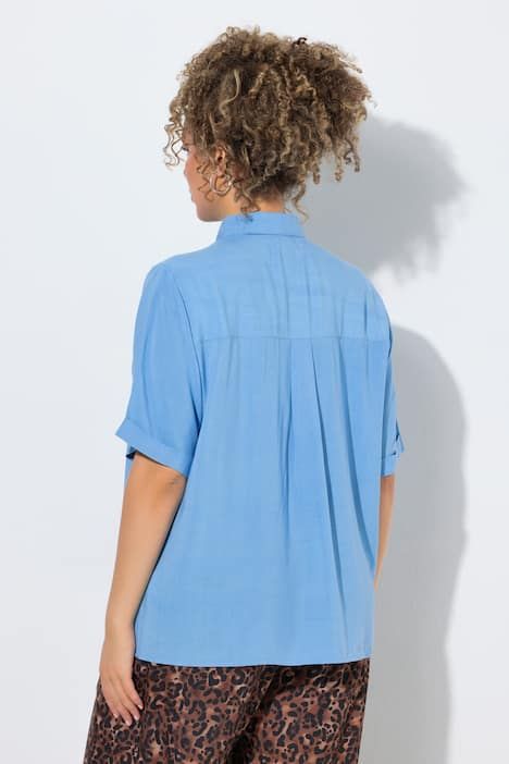 Chemisier coupe évasée, col chemise et manches courtes