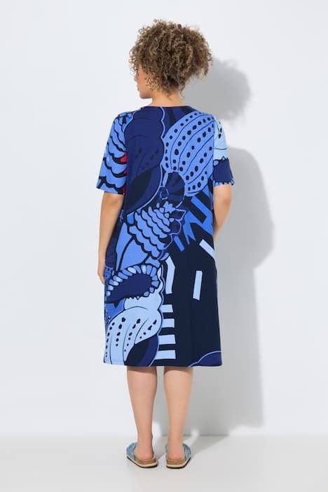 Robe midi avec poches, décolleté en V et manches courtes, coupe évasée