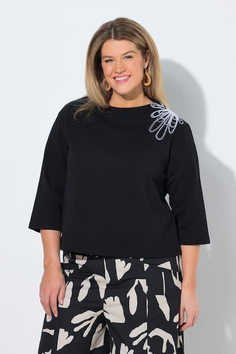 Sweat-shirt avec broderie, encolure bateau et manches 3/4