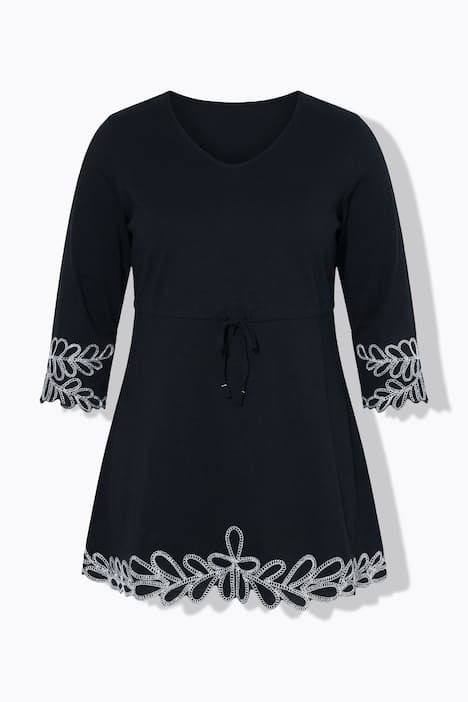 T-shirt long avec broderies, décolleté en V et manches 3/4, coupe évasée