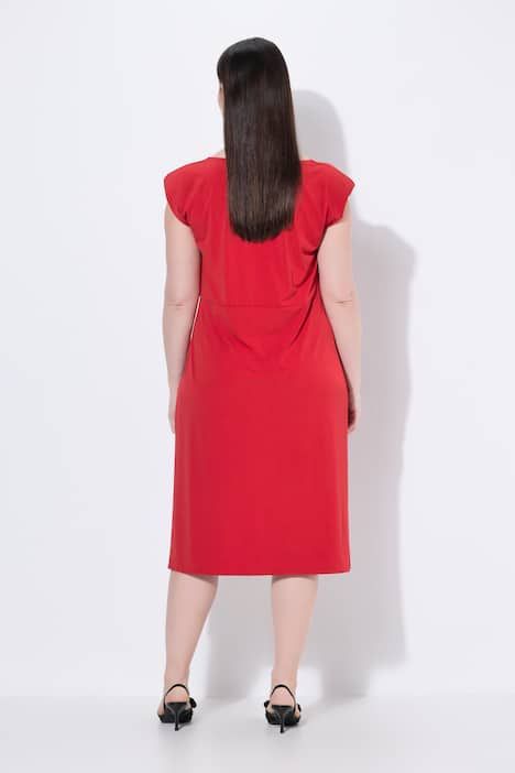 Robe sans manches, décolleté en V et drapé, coupe évasée