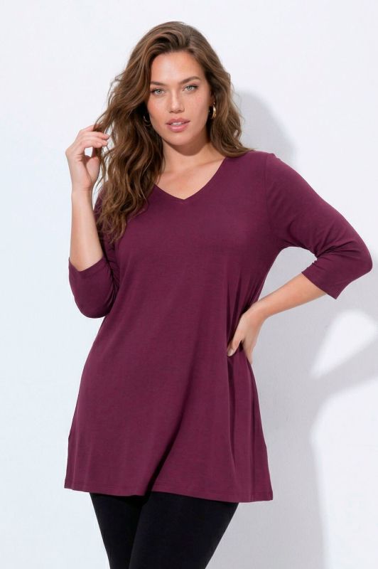 T-shirt long, coupe évasée, décolleté en V et manches 3/4